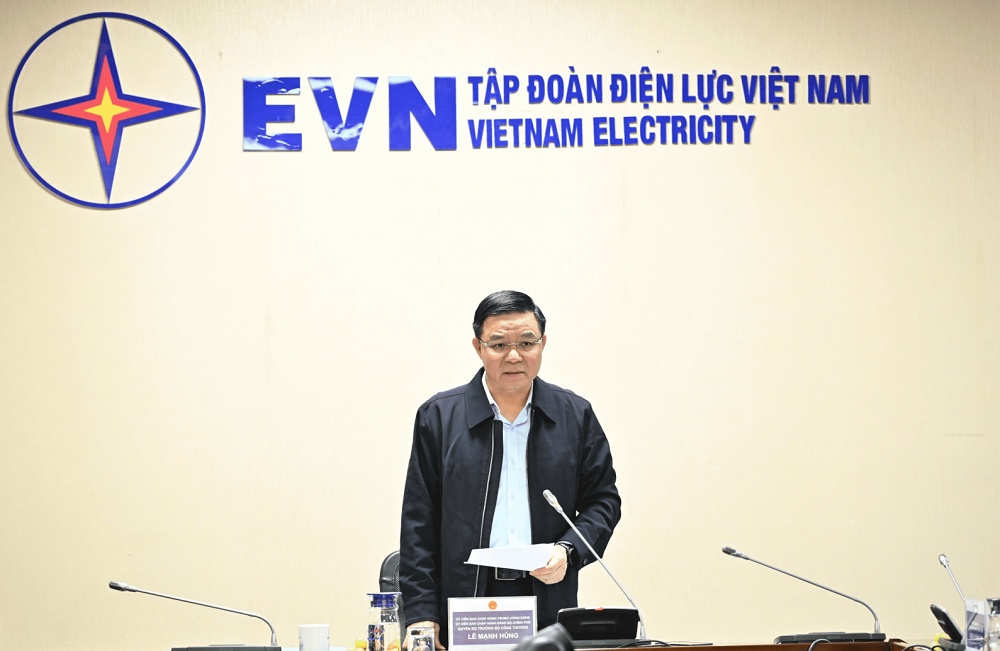Quyền Bộ trưởng Lê Mạnh Hùng đề nghị tập trung mọi nguồn lực để vận hành hệ thống điện quốc gia an toàn, liên tục trong các thời điểm quan trọng. Ảnh: MOIT.