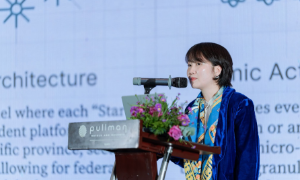 ThS Haley Phan trình bày về giải pháp Hệ điều hành AI-Native Innodigi tại sự kiện ASEAN–Japan Fast Track Pitch 2025, tổ chức tại Hà Nội vào tháng 1/2026. Ảnh: JETRO