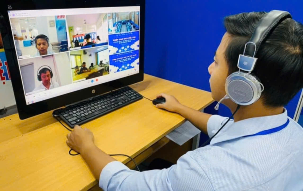 Người lao động tham gia tìm kiếm việc làm. Ảnh: ND.&nbsp;