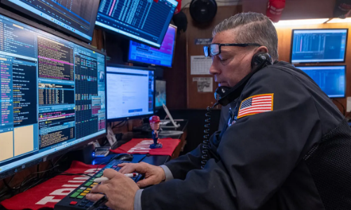 Chứng khoán Mỹ giảm điểm sau báo cáo việc làm, giá dầu đi lên