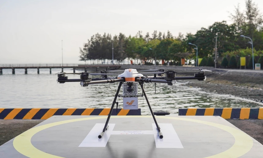 Sở Khoa học và Công nghệ TP. Hồ Chí Minh phối hợp cùng Vietnam Post và Công ty CT UAV khai trương tuyến giao hàng bằng UAV, ngày 12/2.