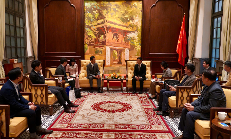 Toàn cảnh buổi làm việc.