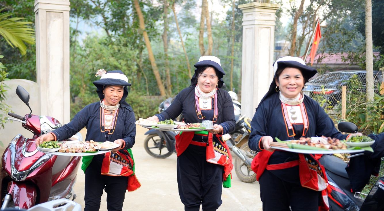 Nụ cười rạng rỡ trong ngày đoàn viên