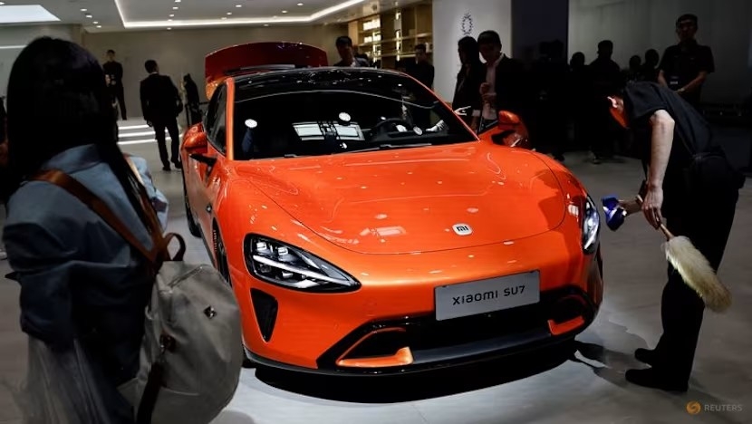 Xe điện Xiaomi SU7 trưng bày tại Triển lãm Ô tô Quốc tế Bắc Kinh Auto China. Ảnh: REUTERS/Tingshu Wang
