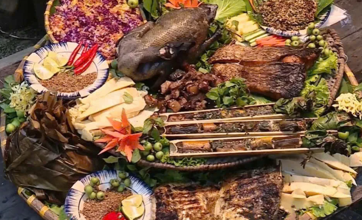 Mâm cỗ lá của người Thái Thanh Hoá trong ngày lễ, tết.