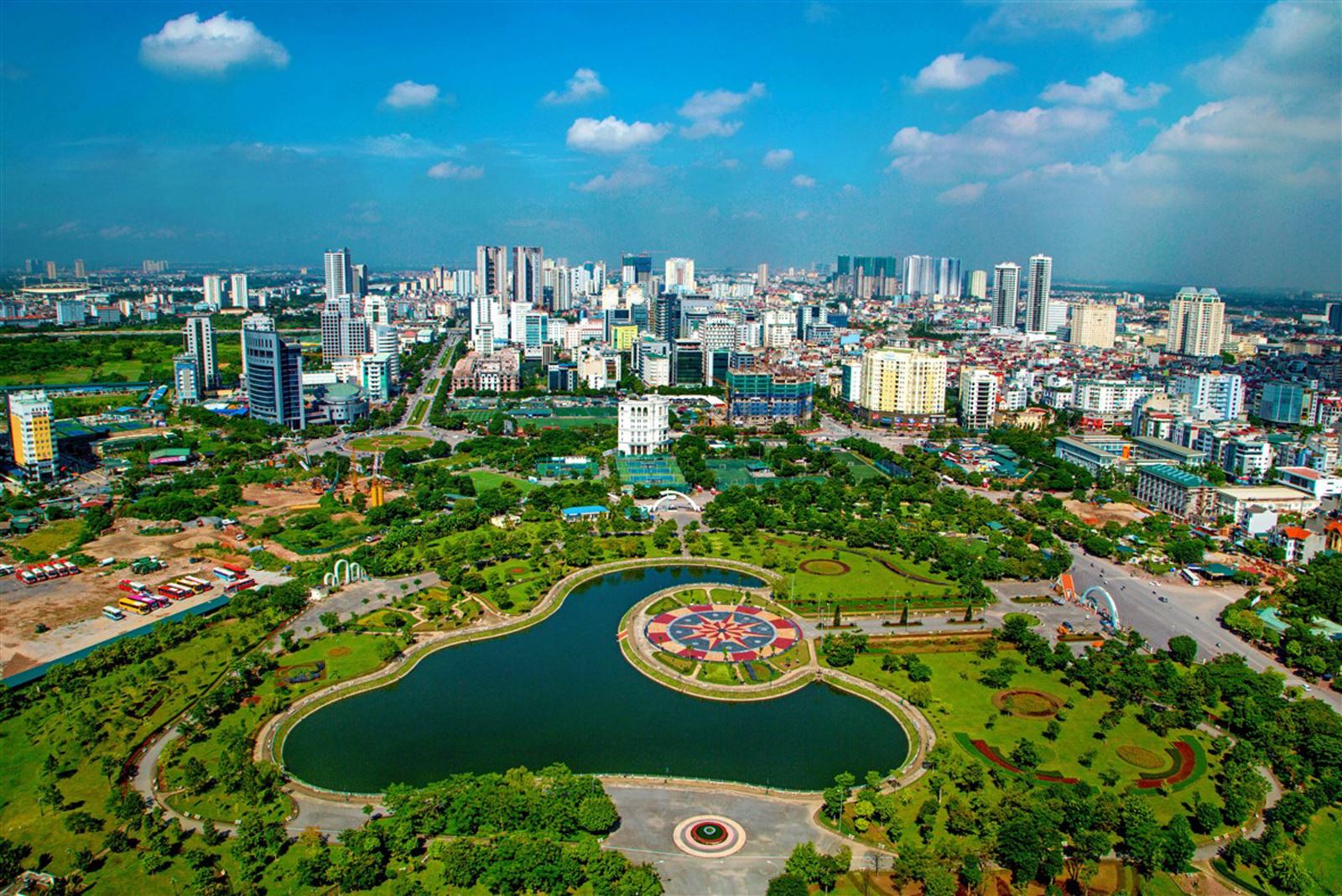 Thủ đô bước vào giai đoạn tăng trưởng hai con số theo định hướng nhanh và bền vững.