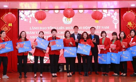 Hoạt động chăm lo cho người lao động dịp Tết Nguyên đán Bính Ngọ.