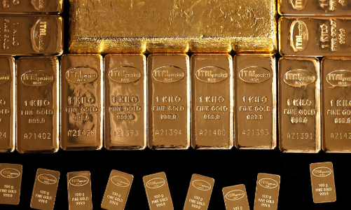 Giá vàng áp sát mốc 5.000 USD/oz, SPDR Gold Trust mua ròng mạnh