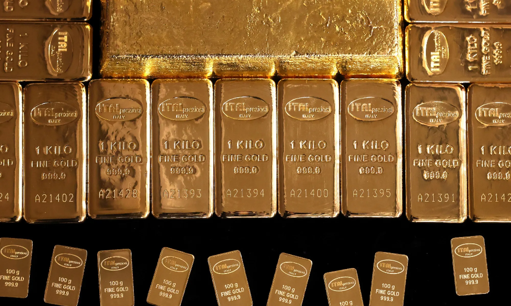 Giá vàng áp sát mốc 5.000 USD/oz, SPDR Gold Trust mua ròng mạnh