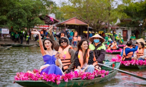 Ninh Bình hút khách Ấn Độ, châu Âu trong những ngày đầu xuân Bính Ngọ