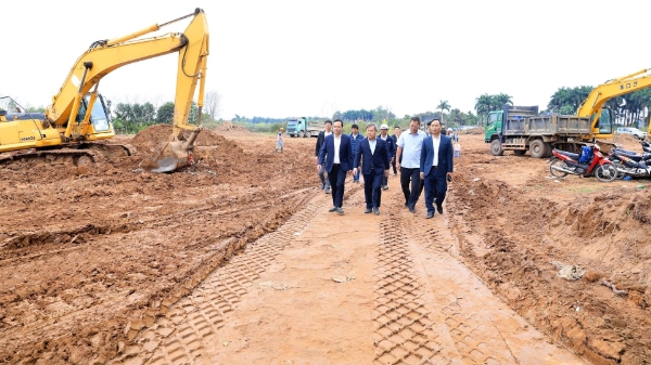 Chủ tịch UBND thành phố Hà Nội kiểm tra, chúc Tết các công trường chống ngập trọng điểm trong những ngày đầu Xuân