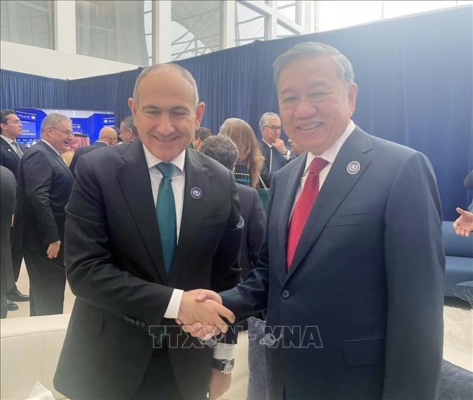 Tổng Bí thư Tô Lâm gặp lãnh đạo các nước bên lề cuộc họp khai mạc Hội đồng Hòa bình về Gaza. Ảnh: TTXVN.