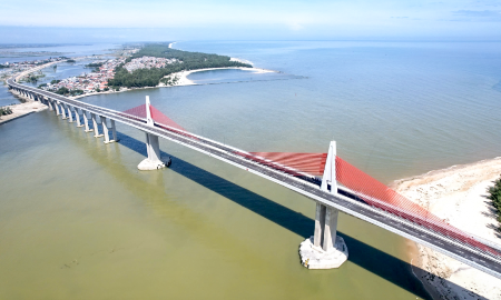 Cầu vượt cửa biển Thuận An góp phần mở ra không gian phát triển mới cho kinh tế biển, tạo điều kiện thu hút đầu tư vào các lĩnh vực du lịch, dịch vụ