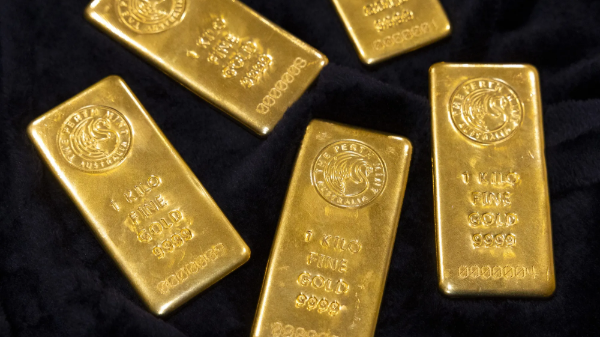 Giá vàng nhảy 110 USD/, giá bạc tăng gần 8% sau số liệu GDP Mỹ