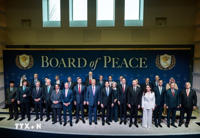 Tổng Bí thư Tô Lâm và các trưởng đoàn dự phiên khai mạc Hội đồng Hòa bình về Gaza. Ảnh: TTXVN.