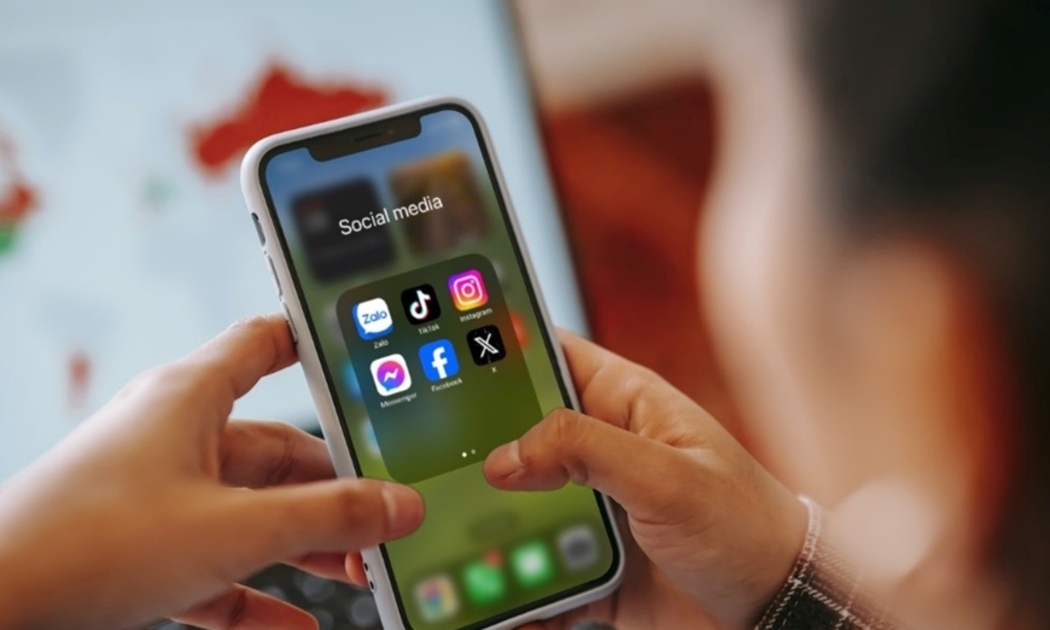 Gen Y, Gen Z: Ai chọn Facebook, ai chọn Zalo?