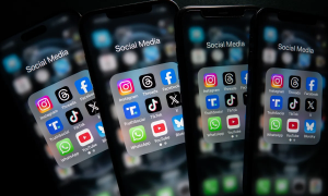 Khoảng 10 ứng dụng hiện nằm trong diện áp dụng giới hạn độ tuổi tại Úc. Ảnh: Bloomberg