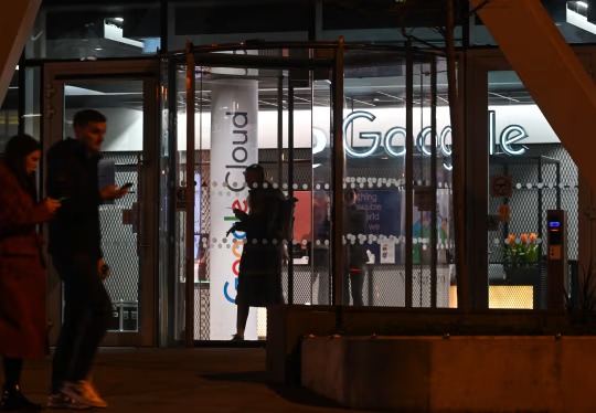 Trong những năm gần đây, Google đã nhiều lần đối mặt với các vụ việc rò rỉ bí mật công nghệ
