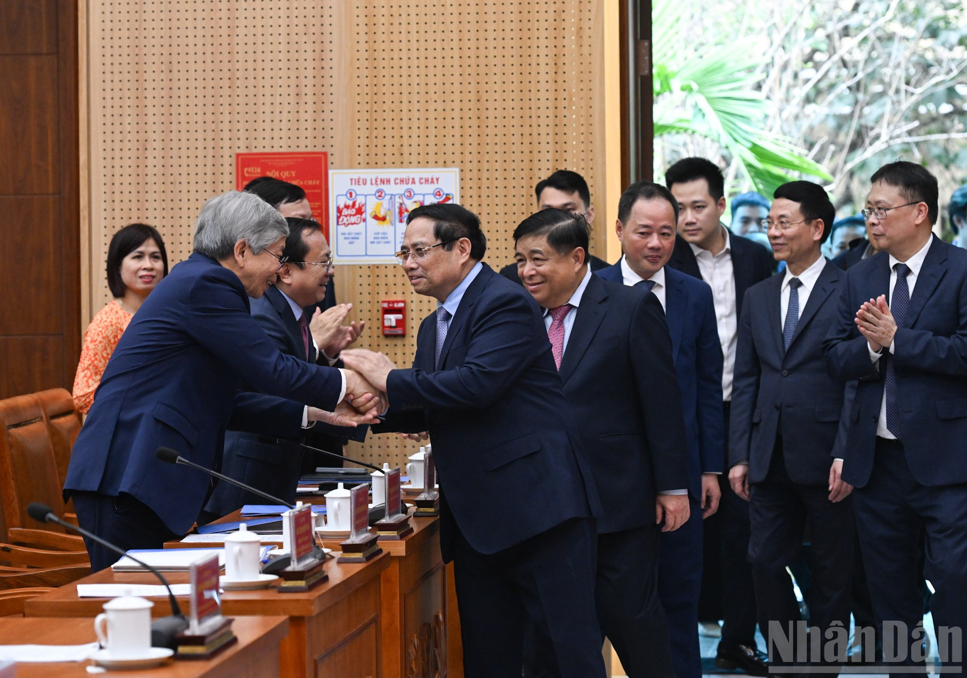 Thủ tướng Chính phủ Phạm Minh Chính thăm, làm việc tại Viện Hàn lâm Khoa học và Công nghệ Việt Nam. Ảnh: Nhân Dân