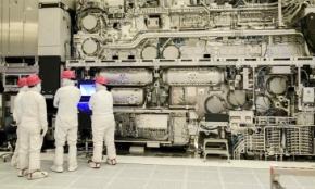 Công ty sản xuất dụng cụ chip ASML Holding của Hà Lan dự kiến ​​doanh thu sẽ tăng trưởng trong quý này nhờ doanh số bán mạnh mẽ các thiết bị tiên tiến của mình. 