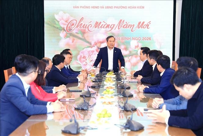 Chủ tịch UBND thành phố Hà Nội Vũ Đại Thắng làm việc với Đảng ủy – HĐND – UBND – Ủy ban MTTQ Việt Nam phường Hoàn Kiếm về nhiệm vụ trọng tâm đầu năm 2026. Ảnh: TTXVN