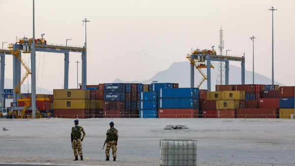 Tổng thống Trump áp thuế quan mới: Ai lợi, ai thiệt?