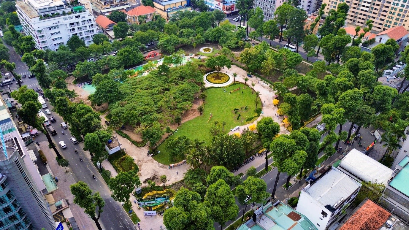 Công trình cảnh quan tại Nhà thi đấu Phan Đình Phùng được Phát Đạt triển khai 'thần tốc' chỉ trong hơn 2 tuần là một dấu ấn trong mục tiêu đồng hành phát triển bền vững cùng TP.HCM. Ảnh: Phát Đạt.