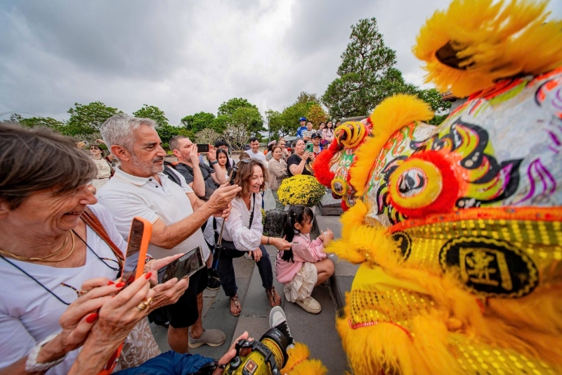 Some14 million tourists recorded during Tet holiday