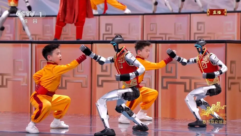 Robot hình người Trung Quốc trình diễn tại Spring Festival Gala.