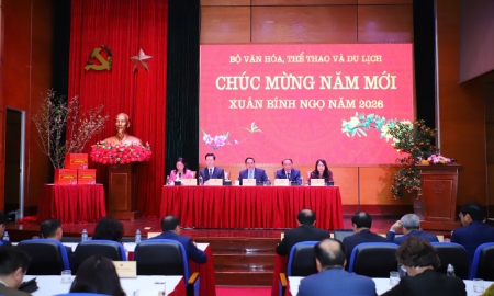 Thủ tướng thăm, làm việc với Bộ Văn hóa, Thể thao và Du lịch