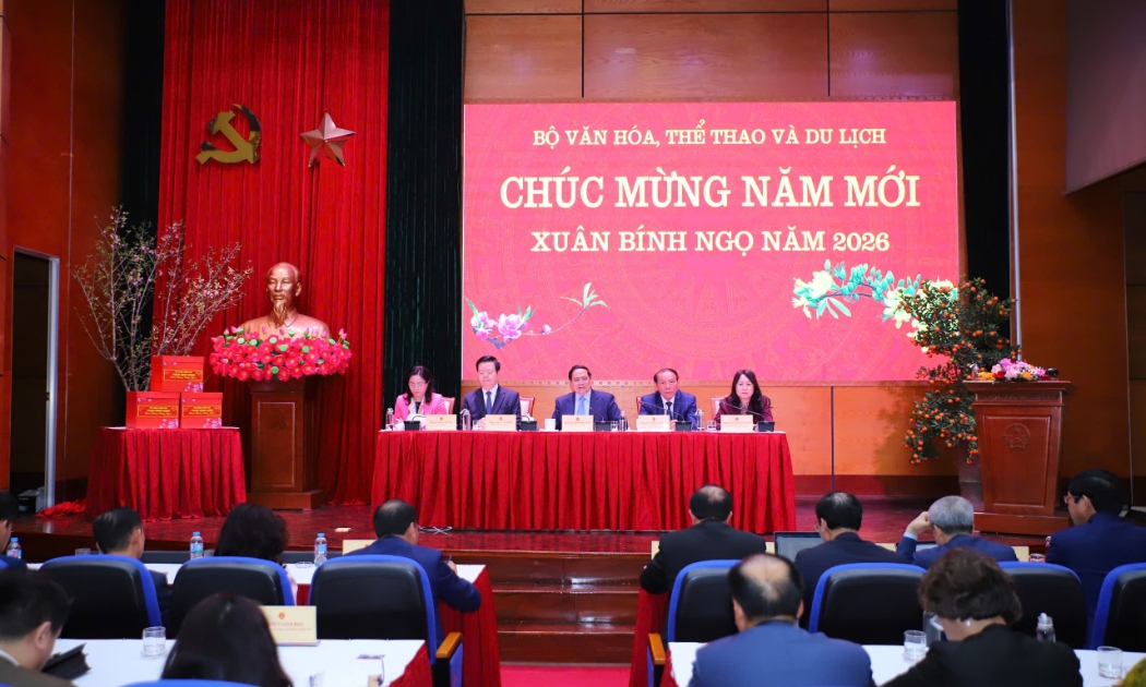 Thủ tướng thăm, làm việc với Bộ Văn hóa, Thể thao và Du lịch