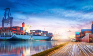 Cán cân thương mại thâm hụt 947 triệu USD trong nửa đầu tháng 2