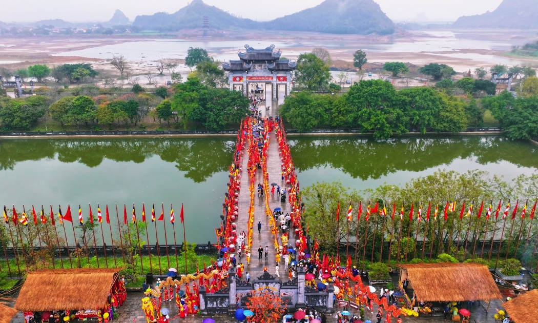 Du lịch tâm linh thu hút khách dịp đầu xuân