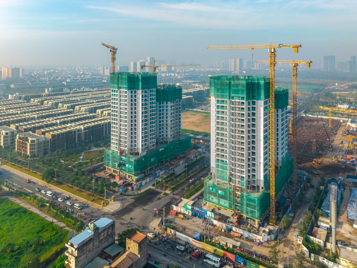 The Global City hoàn thiện tiện ích và hạ tầng tăng tốc từng ngày, mới đây nhất đường Liên Phường xuyên tâm khu đô thị đã thông xe 2 chiều và phân khu cao tầng đầu tiên Masteri Grand View chính thức cất nóc. Ảnh:&nbsp;Masteri Park Place.