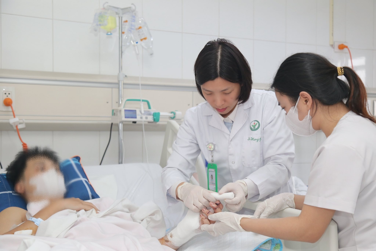 Bệnh viện Hữu nghị Việt Đức trong 8 ngày nghỉ Tết đã tiếp nhận 796 ca khám, cấp cứu.