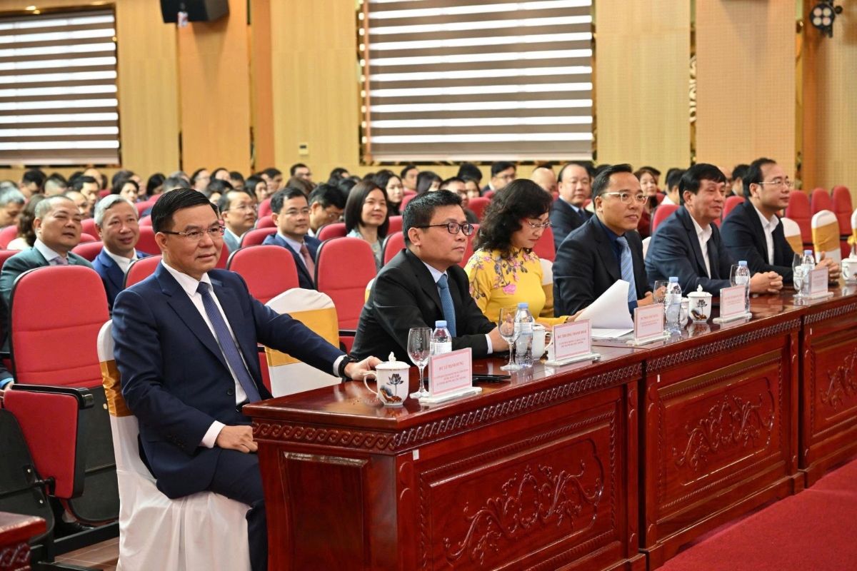 Ban Lãnh đạo Bộ Công Thương tham dự buổi gặp mặt đầu xuân. Ảnh: MOIT.