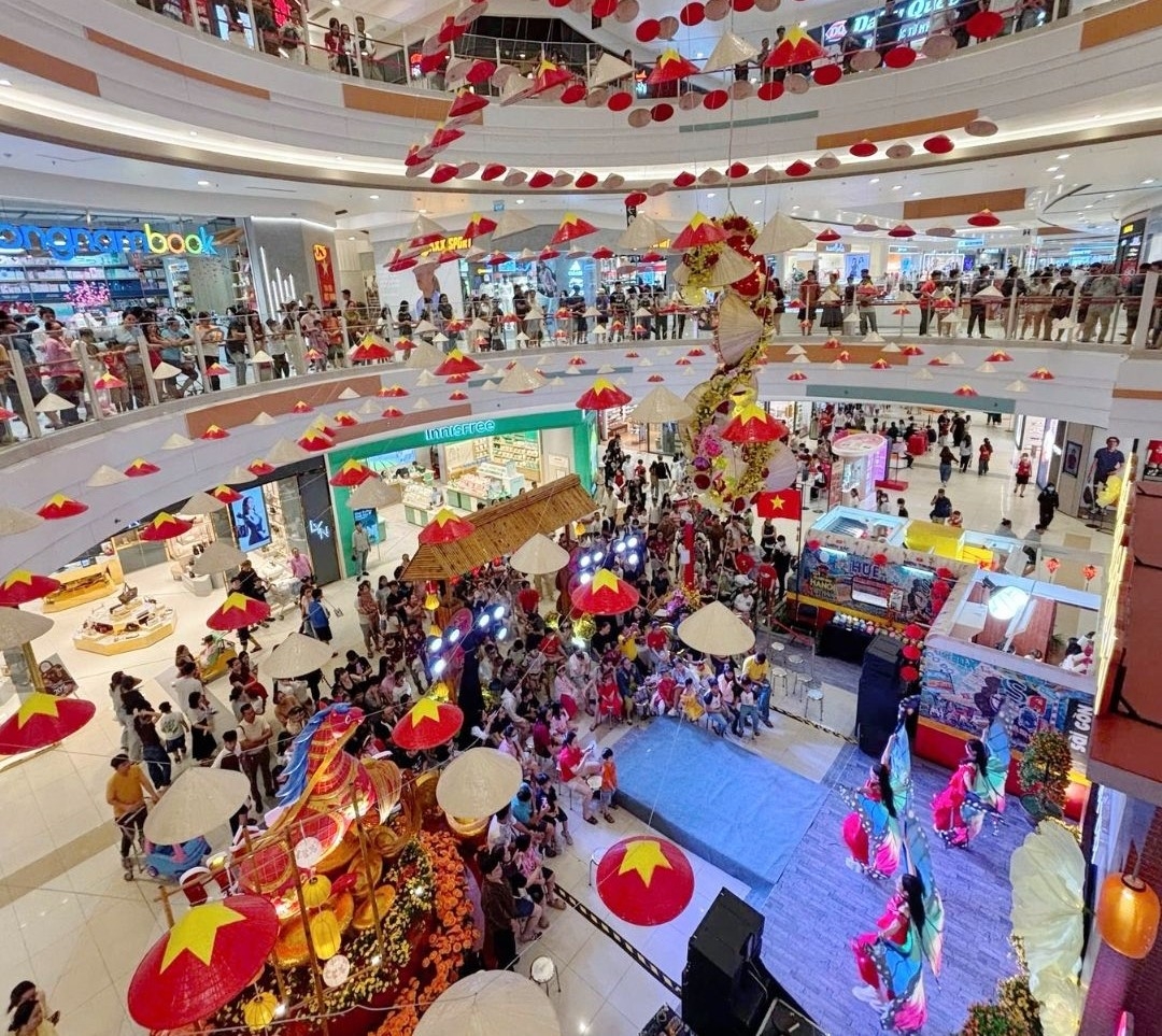 Hệ thống AEON Mall mở cửa từ 16h ngày mùng 1 (17/2) và tiếp tục hoạt động từ ngày mùng 2.