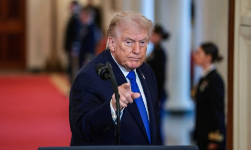 Tổng thống Trump dọa tăng thuế quan với các nước “chơi chiêu” trong thỏa thuận đã ký với Mỹ