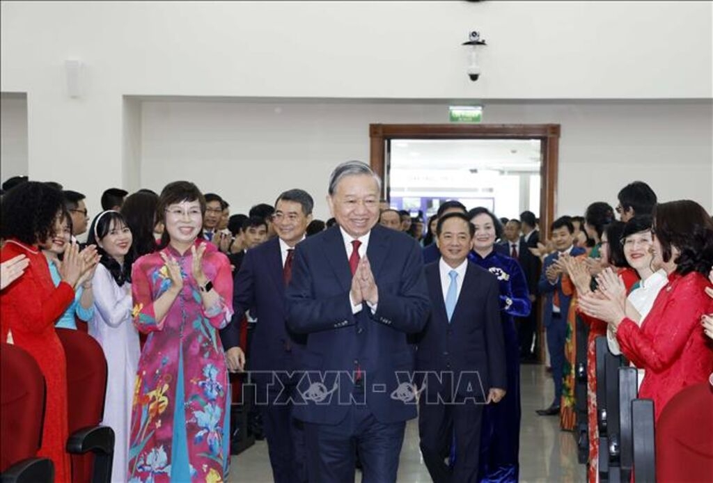 Tổng Bí thư Tô Lâm đến thăm, chúc Tết cán bộ, phóng viên, biên tập viên, người lao động Thông tấn xã Việt Nam. Ảnh: TTXVN