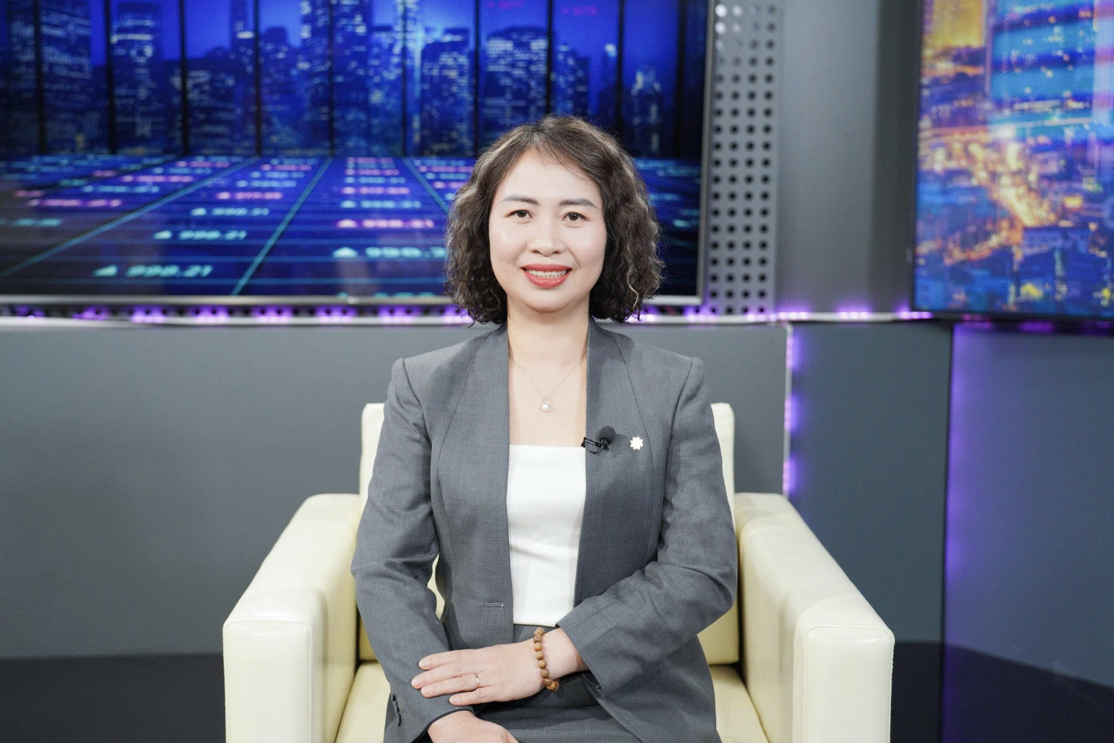  Bà Nguyễn Thị Hằng Nga, CFA, Tổng Giám đốc Công ty TNHH Quản lý Quỹ Đầu tư chứng khoán Vietcombank (VCBF) 
