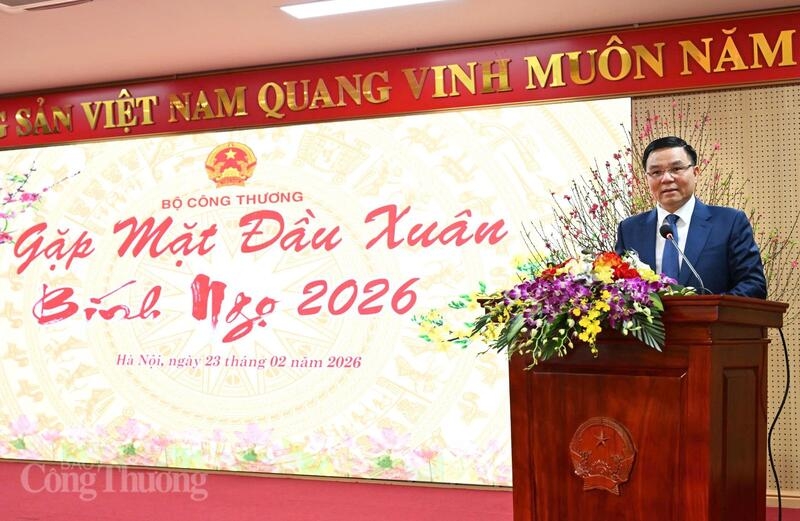 Quyền Bộ trưởng Bộ Công Thương Lê Mạnh Hùng phát biểu tại buổi gặp mặt đầu xuân Bính Ngọ 2026. Ảnh: MOIT.