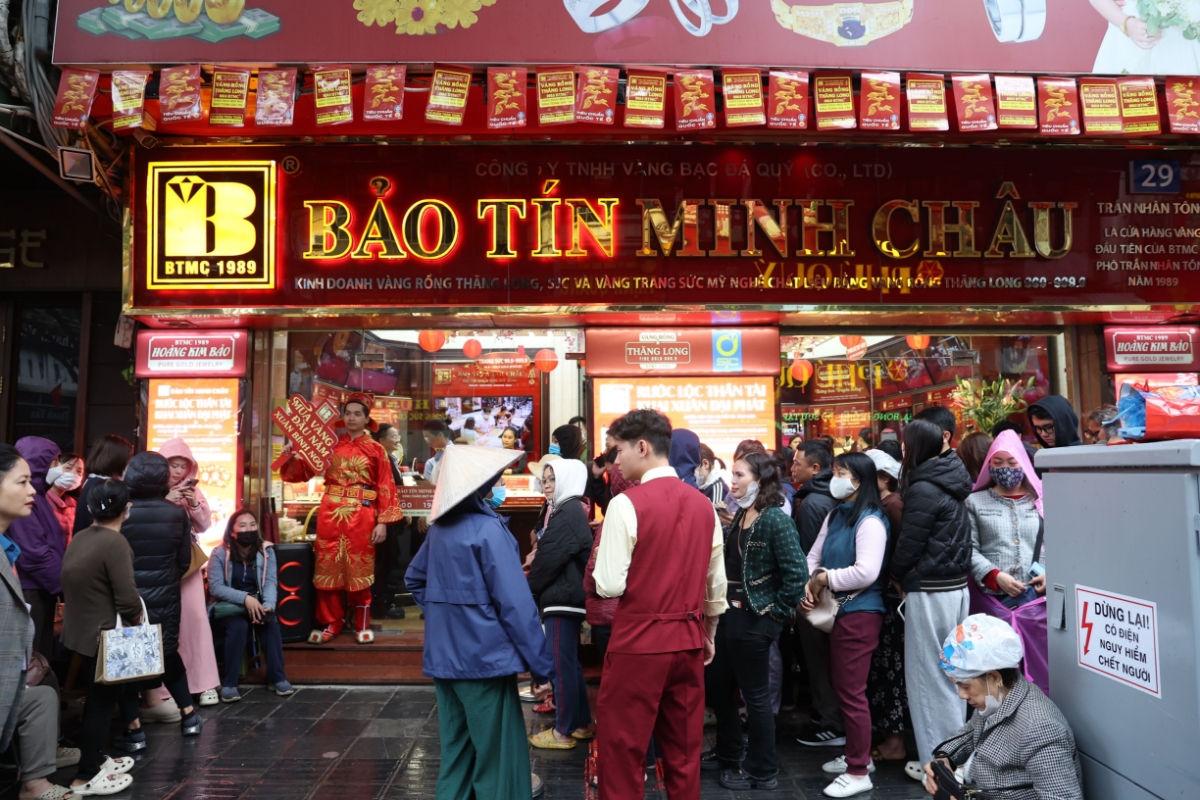 Ngày Vía Thần Tài&nbsp;(mùng 10 tháng Giêng Âm lịch)&nbsp;năm nay rơi vào thứ Năm, ngày 26/2/2026. Đây là ngày từ lâu đã được xem là thời điểm đặc biệt đối với giới kinh doanh.