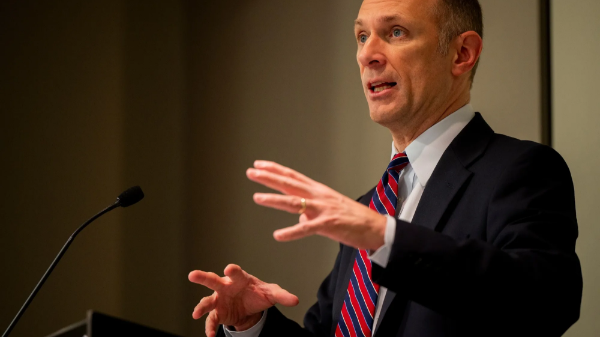 Giới chức Fed thận trọng với cắt giảm lãi suất