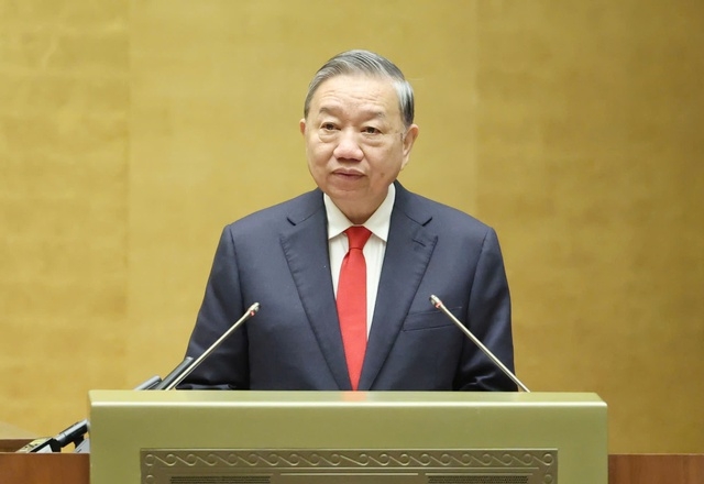 Party General Secretary: State economy must become "national fulcrum" in new era