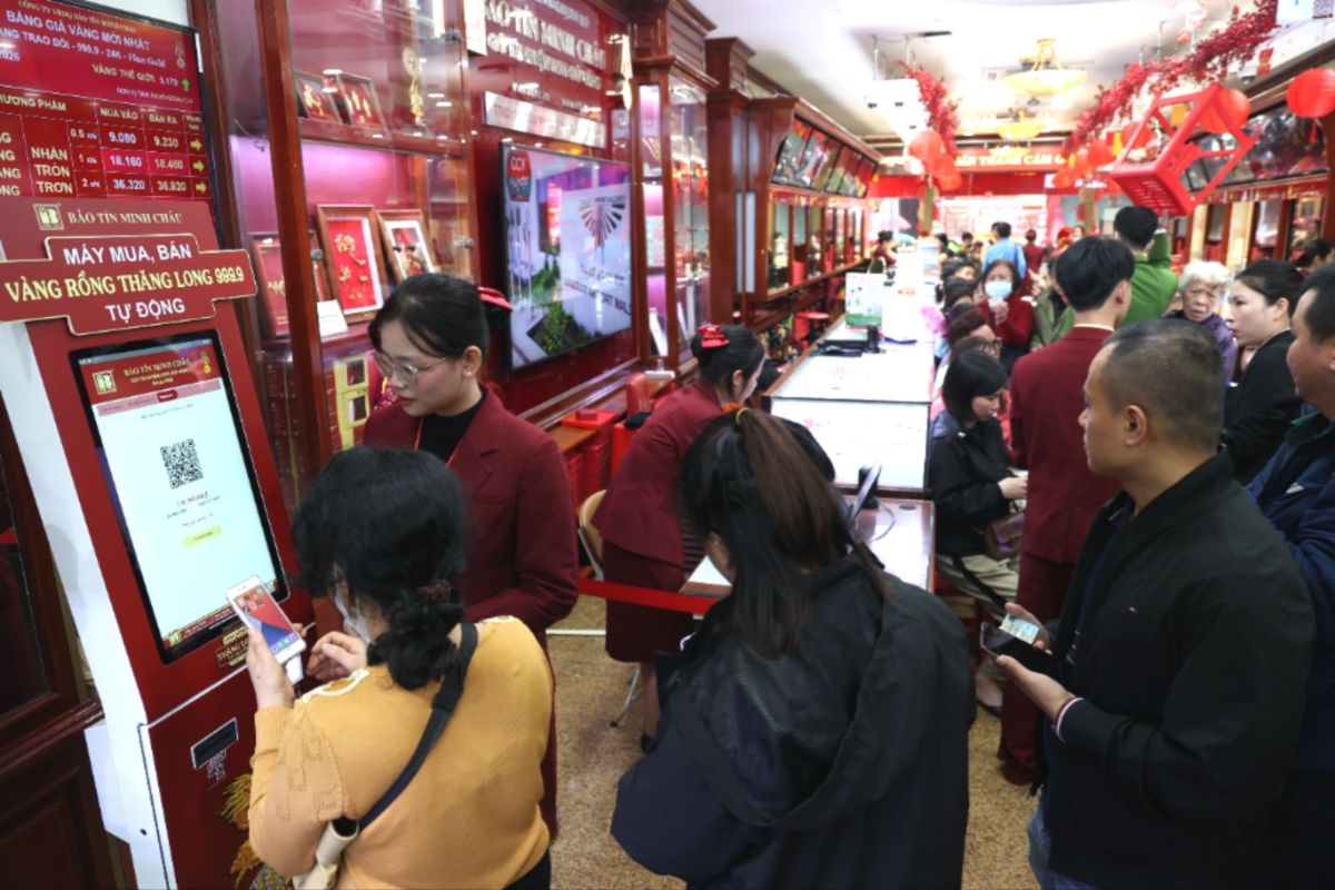 Trong bối cảnh tình hình địa chính trị và kinh tế toàn cầu phức tạp, vàng vẫn giữ vững vị thế là một tài sản quan trọng. 