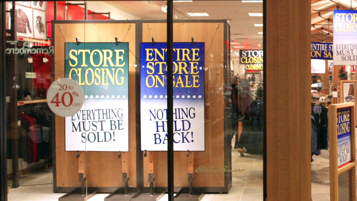 220 cửa hàng thời trang Eddie Bauer tại Mỹ và Canada sẽ đóng cửa.