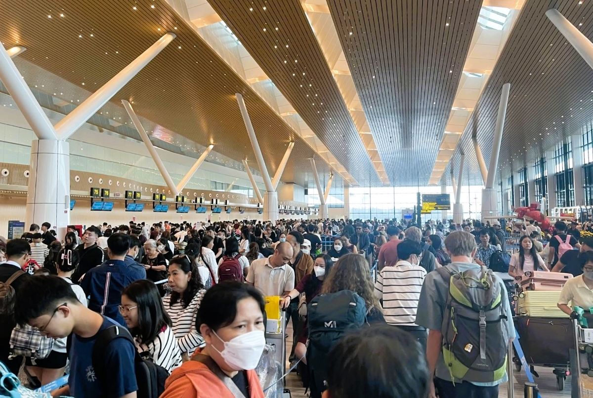 Sau kỳ nghỉ, dòng người quay lại TP.HCM tập trung trong khoảng một tuần, cao điểm từ mùng 6 đến mùng 9.