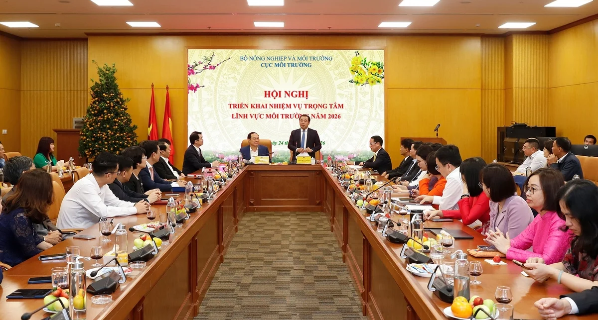 Bộ trưởng Bộ Nông nghiệp và Môi trường Trần Đức Thắng yêu cầu tăng cường kiểm tra, giám sát; tổ chức thực hiện hiệu quả Nghị quyết số 247/2025/QH15; chuyển từ “hậu kiểm thủ công” sang giám sát thời gian thực.