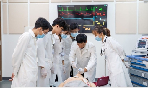 TP. Hồ Chí Minh phê duyệt Đề án Chính sách đặc thù hỗ trợ đào tạo bác sĩ nội trú