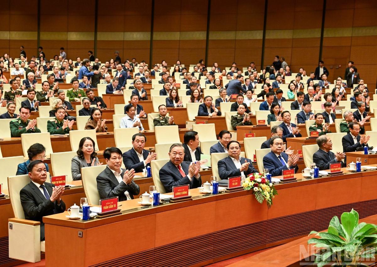 Tổng Bí thư Tô Lâm cùng các đồng chí lãnh đạo, nguyên lãnh đạo Đảng, Nhà nước và các đại biểu dự hội nghị. Ảnh: Nhân Dân